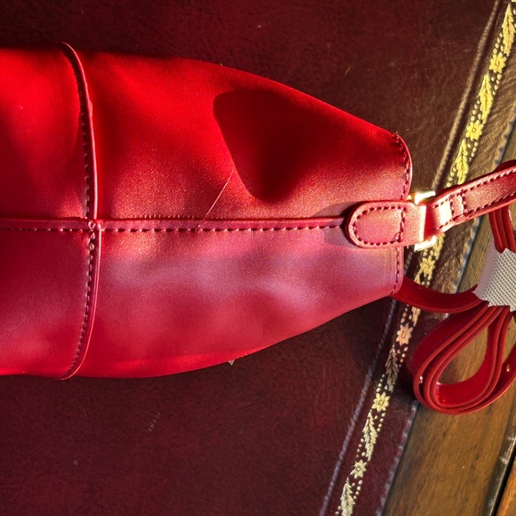 Red Hot Mini Bucket Bag New With Tags Crossbody Red Smooth Leather Look - Picture 15 of 16